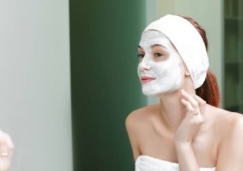 4 Apple Face Pack Recipes For Various Skin Types