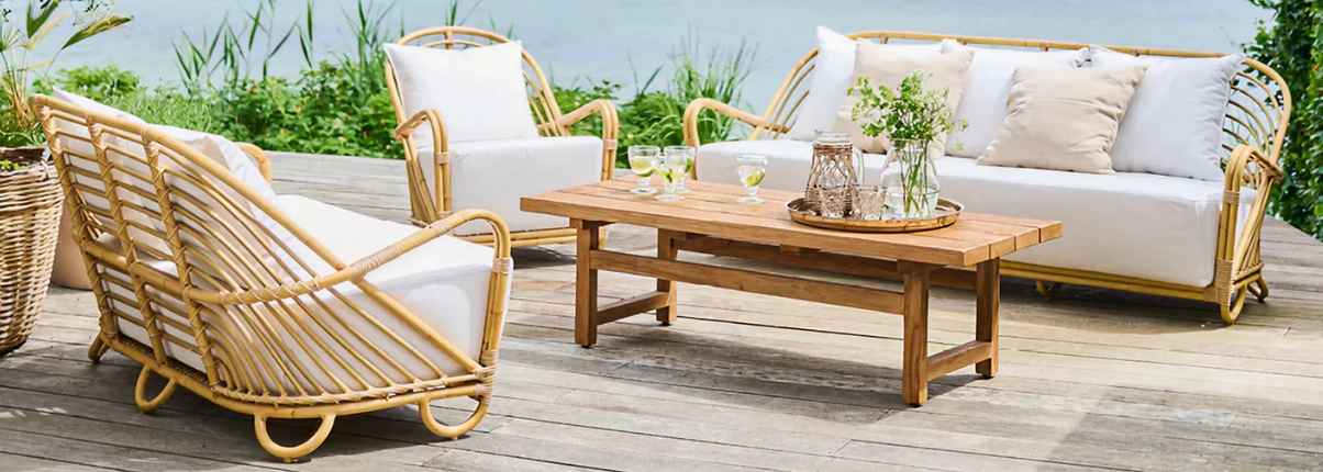 10 2Modern Balcony Pieces for an Indoor–Outdoor Fee